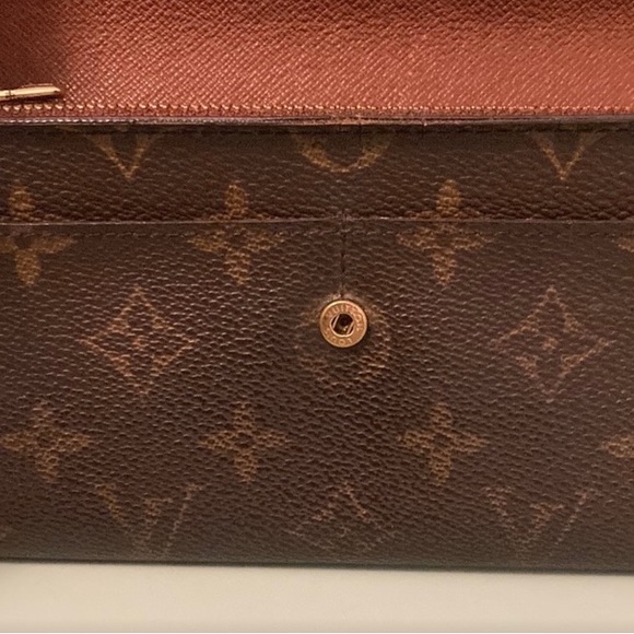 Louis Vuitton Monogram - Picture 8 of 11